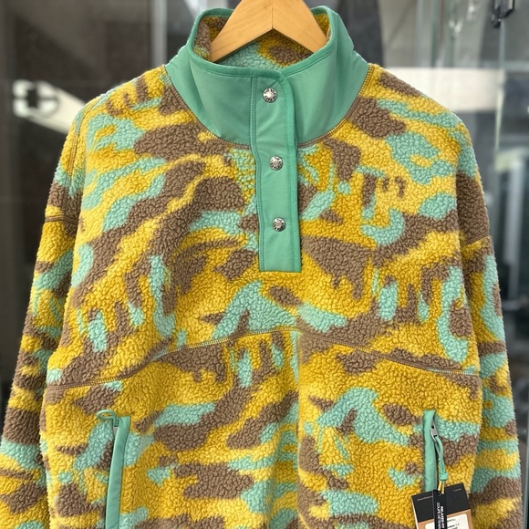 The North Face Printed Cragmont ¼ Snap Fleece Pullover (Wasabi Camo) - Picture 9 of 16